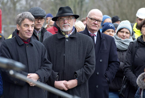 Oberbürgermeister Dr. Albrecht Schröter, Schulleiter Axel Weyrauch, Bürgermeister Frank Schenker, KIJ-Werkleiter Karl-Hermann Kliewe (v.l.n.r.), © Arlene Knipper-Berg